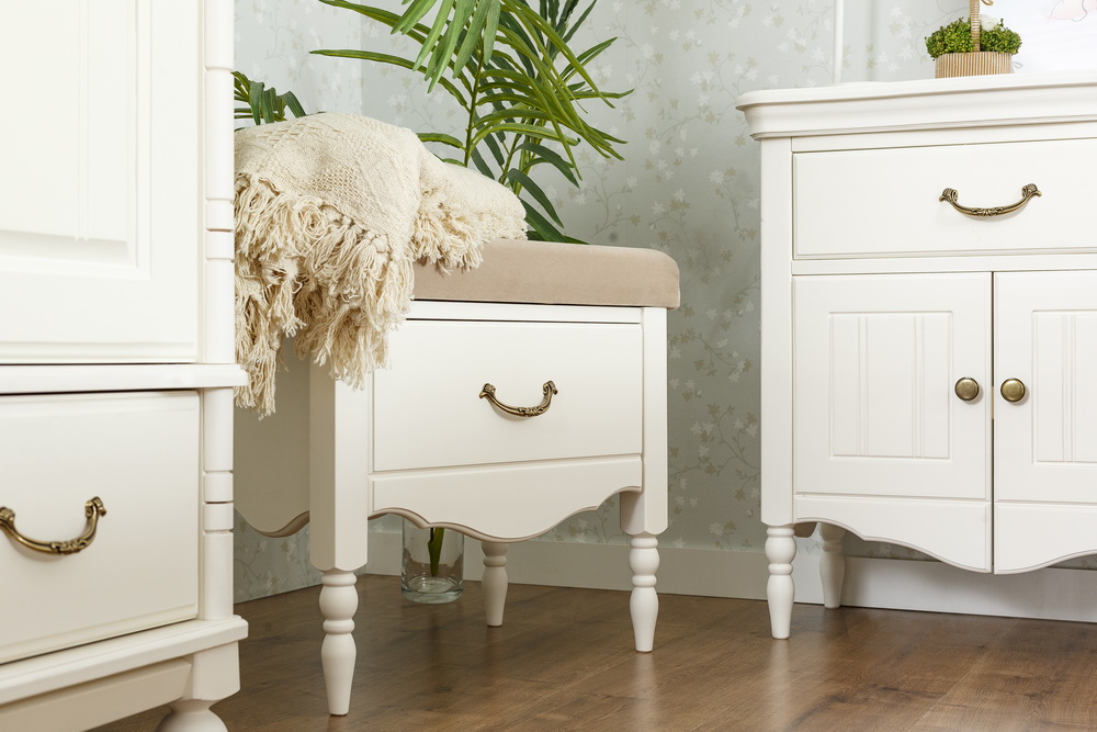 Прикроватный комод массив сосны белый Айно №16