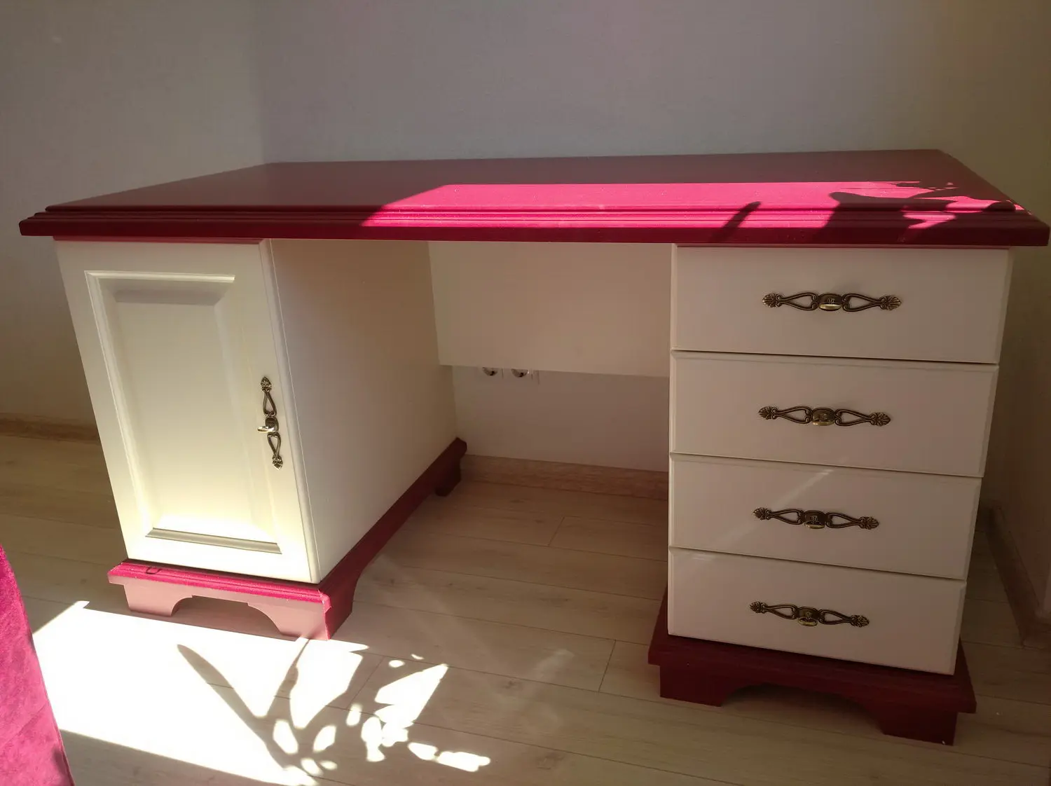 Письменный стол с 2 тумбами Брусно 6.3.01