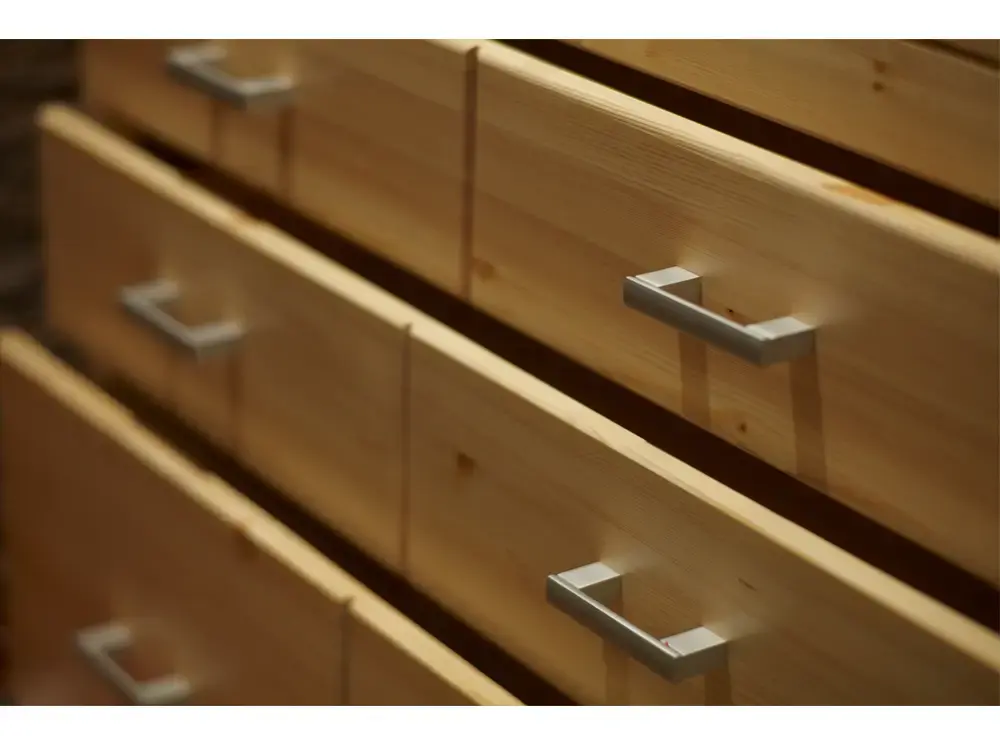 Комод 6 ящиков из массива Брамминг №1