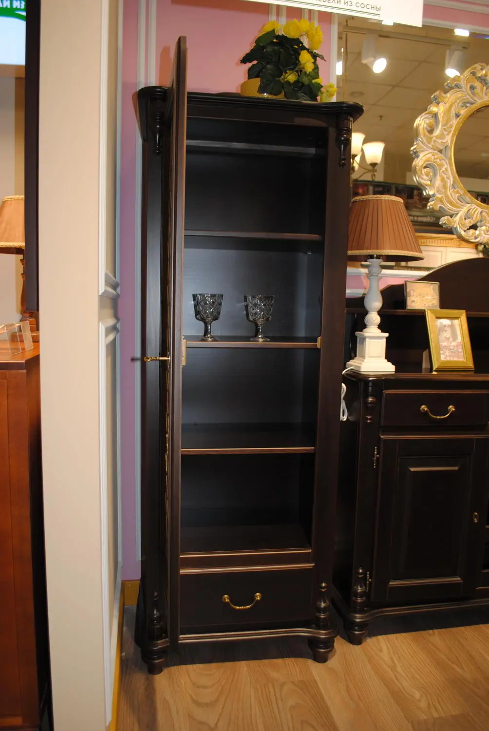 Шкаф-витрина Скандия 1-створчатый с 1 ящиком 3.19.02