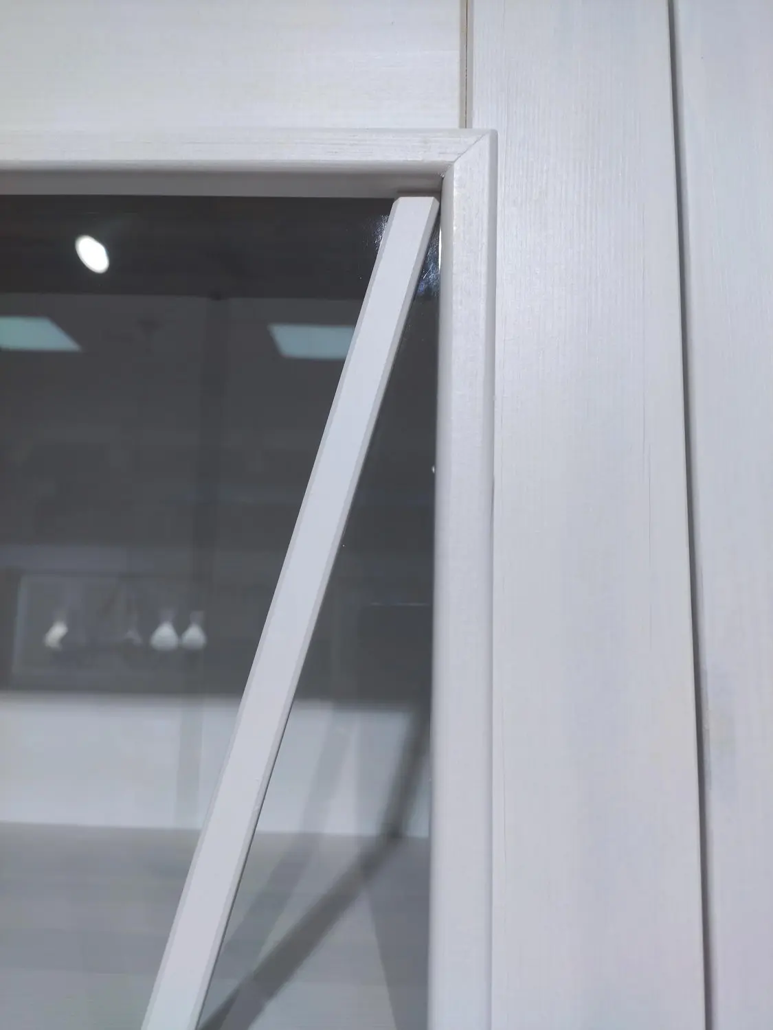 Шкаф Форест для посуды узкий 1-дверный с 2-я ящиками белый воск/серый