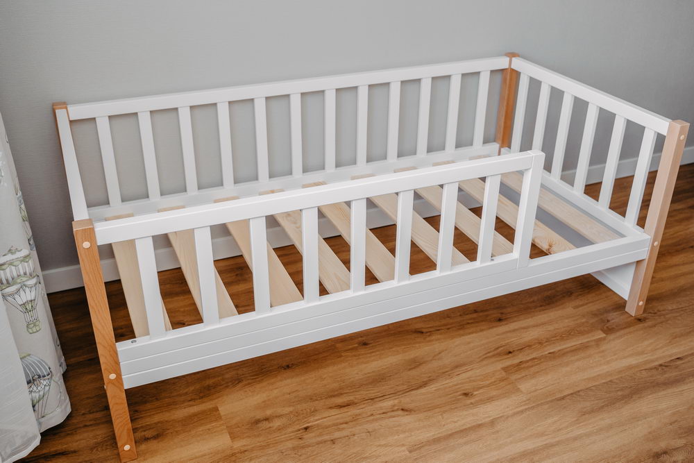 Кроватка Бейсик Бук 1600х800 - Белая - Стойки Без покрытия