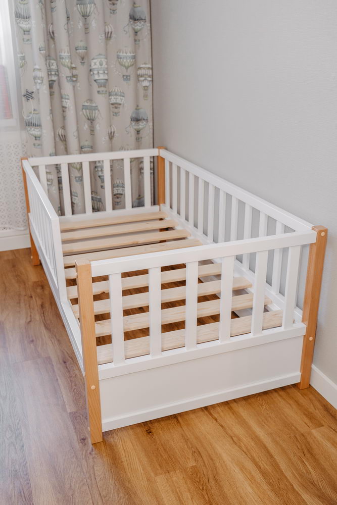 Кроватка Бейсик Бук 1600х800 - Белая - Стойки Без покрытия