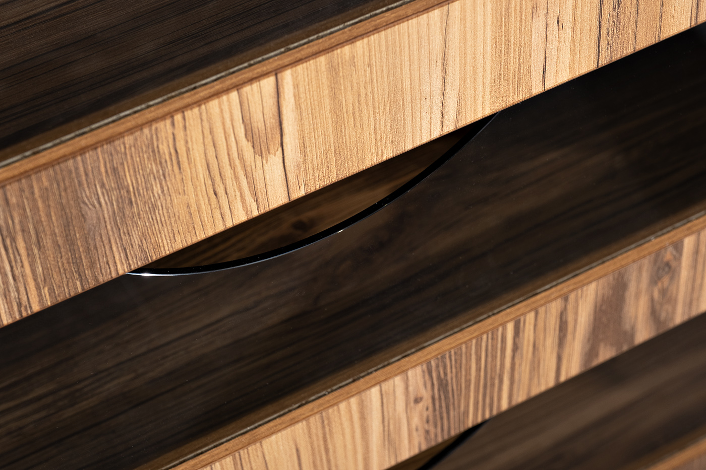 GD-10002 Шкаф Alto двухдверный c выдвижными ящиками, цвет орех, дверцы стекло 100*57*230см