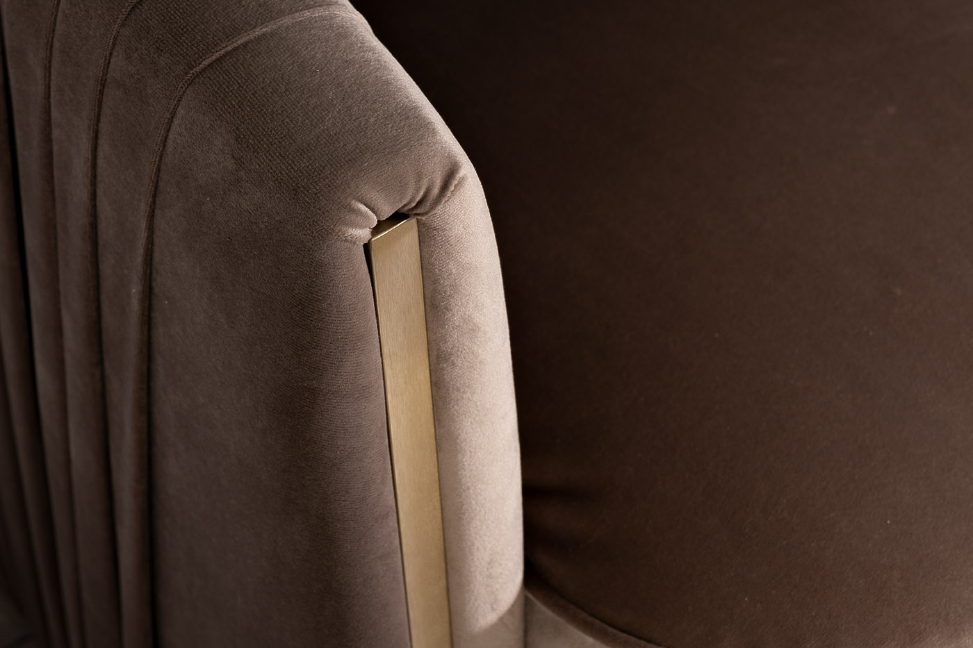 87YY-1890-3 BRN Диван трехместный, велюр серо-коричневый