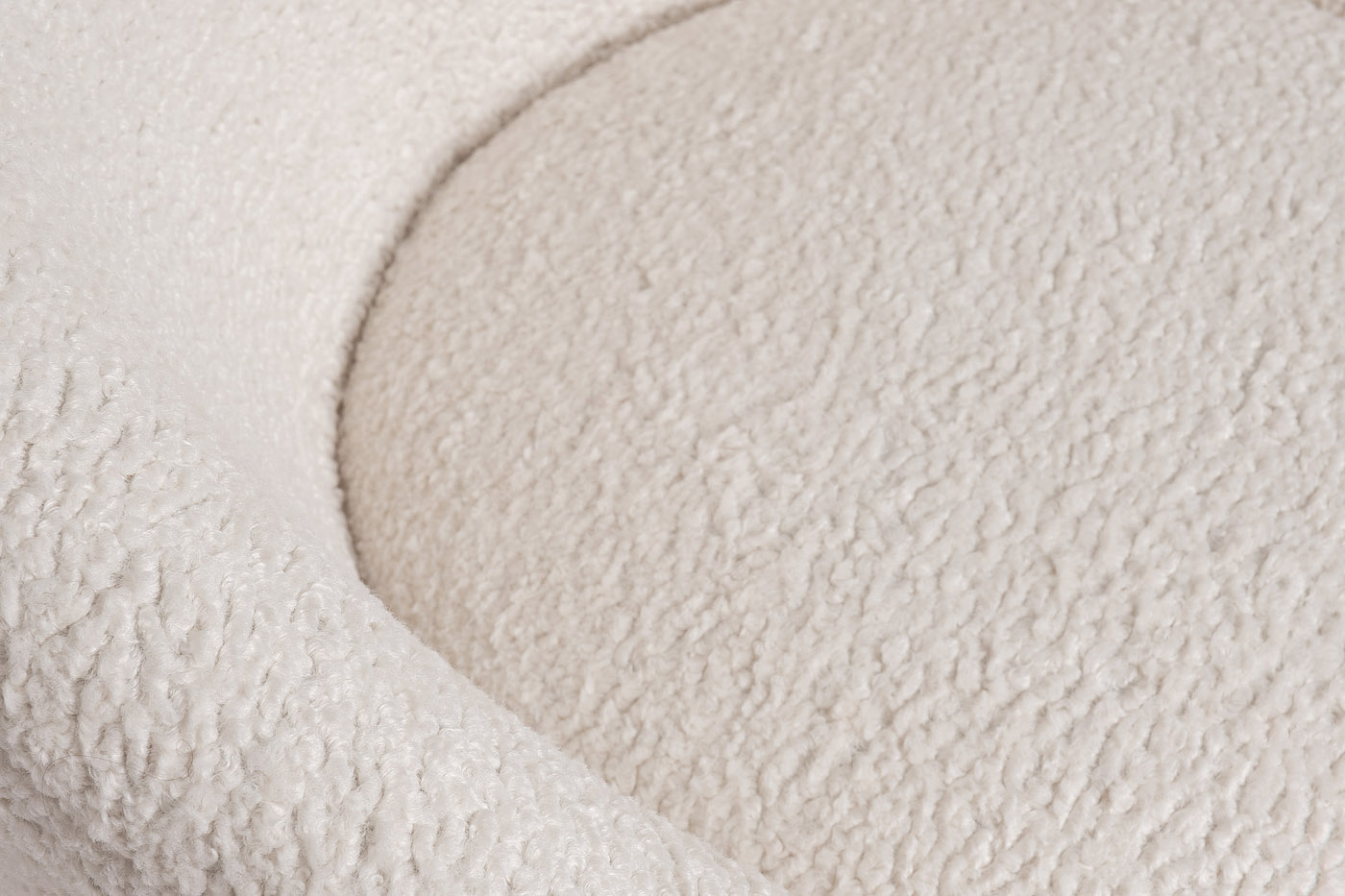 48MY-2746 CRE Кресло, иск. каракуль кремовый