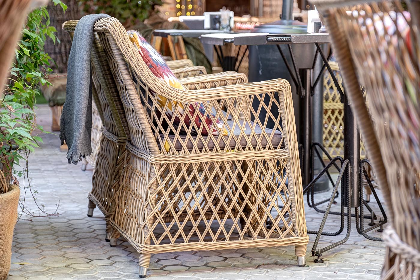 "Латтини" плетеное кресло из искусственного ротанга, цвет соломенный