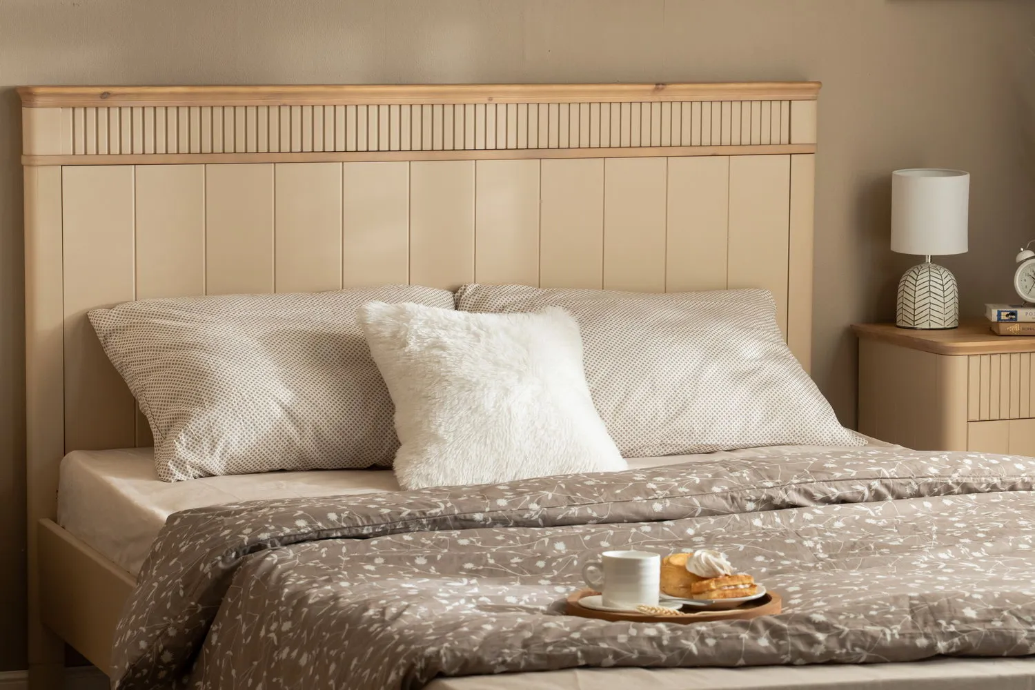 Кровать массив сосны Грета №11 1600х2000